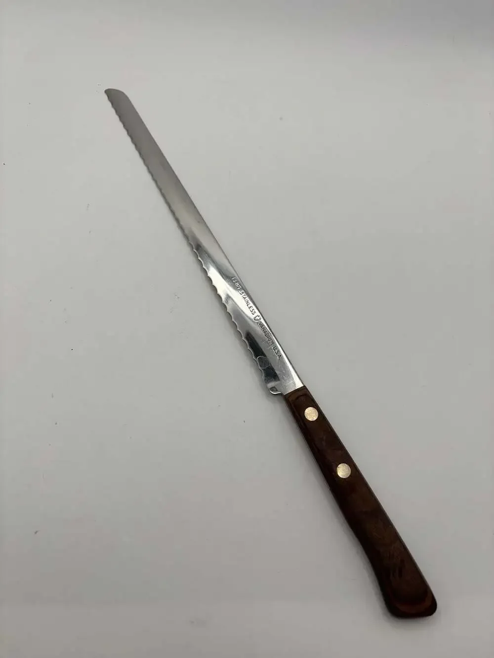 Vintage Ekco Flint Stainless Vanadium Serrated Bread Knife with Wood Handle
